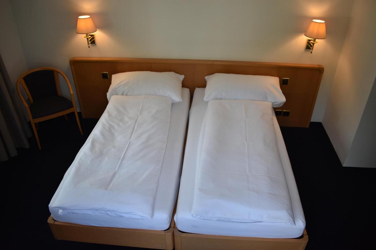 Hotel Schwert Näfels Esterno foto